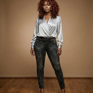 😎 DARK GREY WASHED DISTRESSED JEANS.